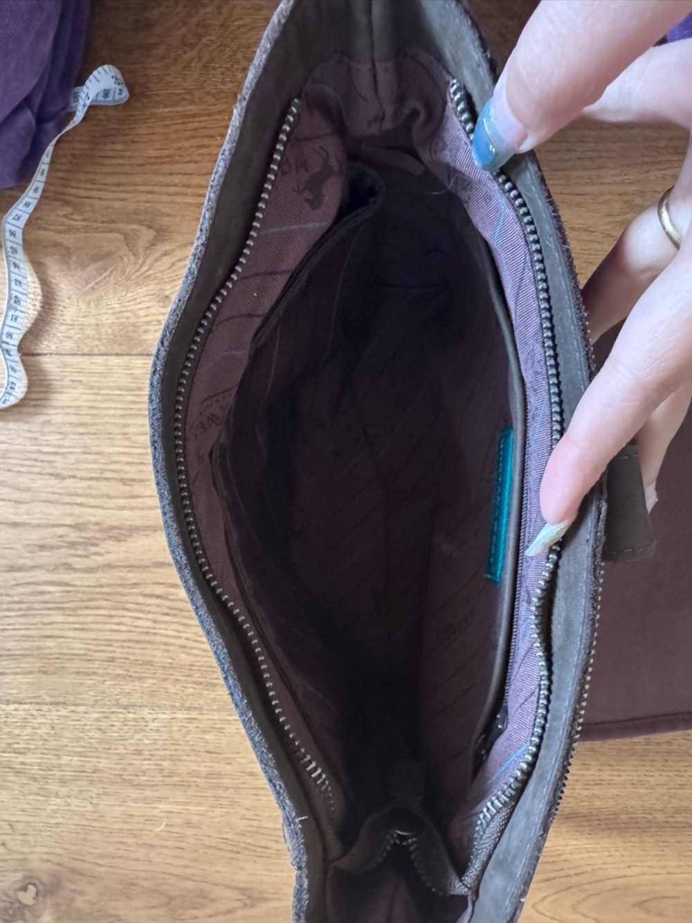 Montana West Genuine Leather
Collection Concealed Carry Hobo Bag
Chocolate army - Picture 7 of 8